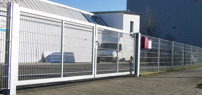 Industrietor Moosgr�n RAL 6005